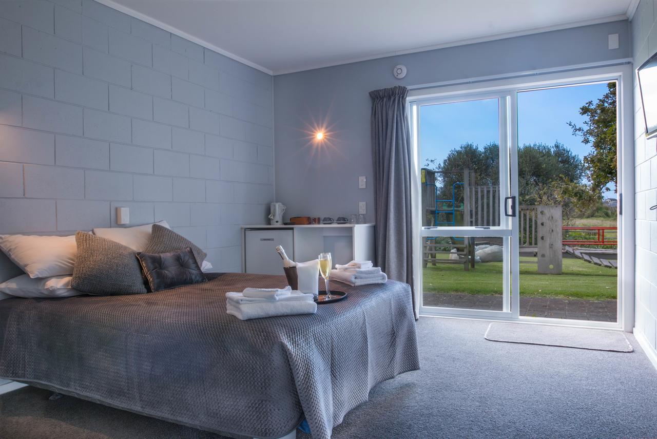 Waihi Beach Hotel Exterior foto